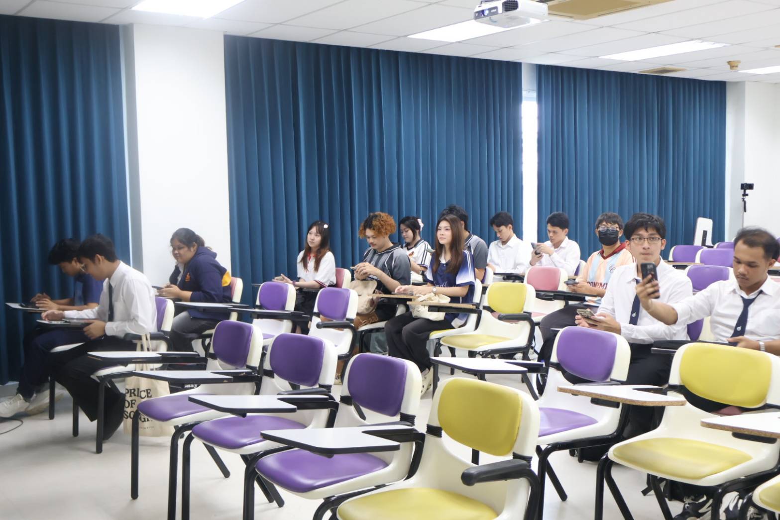 โครงการปัญญาประดิษฐ์เพื่อการศึกษาของชาว ECON  ครั้งที่ 1